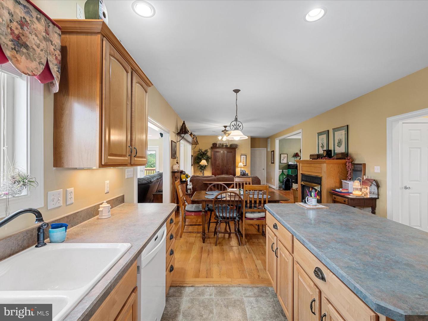111 SOLDIERS LN, BERRYVILLE, Virginia 22611, 6 Bedrooms Bedrooms, ,4 BathroomsBathrooms,Residential,For sale,111 SOLDIERS LN,VACL2003924 MLS # VACL2003924