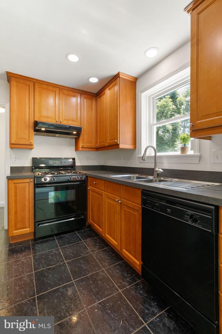 6315 OLD DOMINION DR, MCLEAN, Virginia 22101, 3 Bedrooms Bedrooms, ,1 BathroomBathrooms,Residential,For sale,6315 OLD DOMINION DR,VAFX2256470 MLS # VAFX2256470