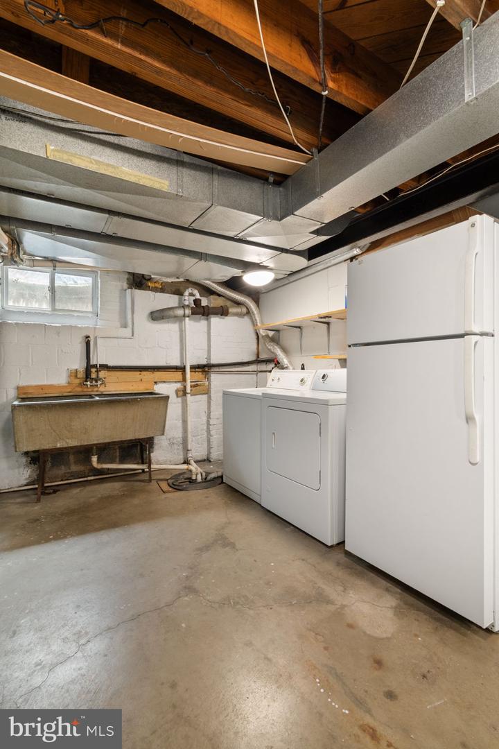 6315 OLD DOMINION DR, MCLEAN, Virginia 22101, 3 Bedrooms Bedrooms, ,1 BathroomBathrooms,Residential,For sale,6315 OLD DOMINION DR,VAFX2256470 MLS # VAFX2256470