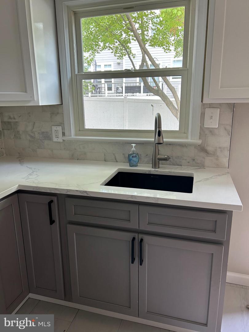 703 KINGSLEY RD SW, VIENNA, Virginia 22180, 3 Bedrooms Bedrooms, ,2 BathroomsBathrooms,Residential,For sale,703 KINGSLEY RD SW,VAFX2256476 MLS # VAFX2256476