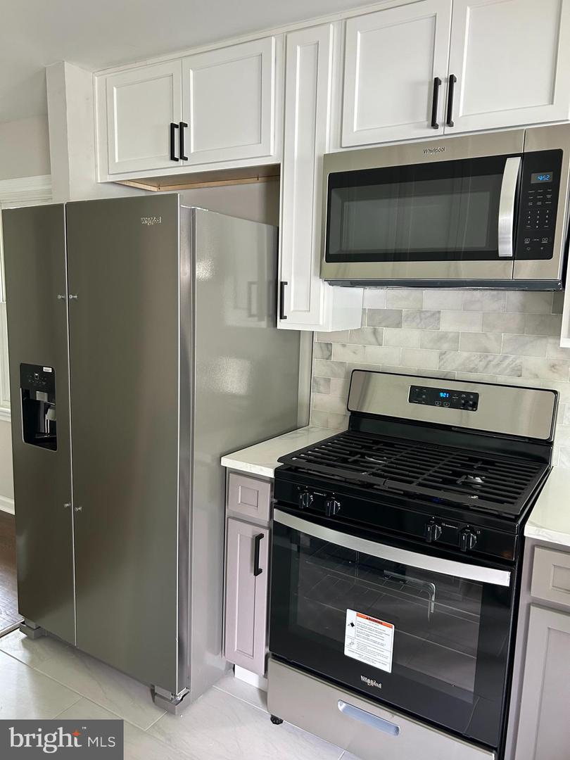 703 KINGSLEY RD SW, VIENNA, Virginia 22180, 3 Bedrooms Bedrooms, ,2 BathroomsBathrooms,Residential,For sale,703 KINGSLEY RD SW,VAFX2256476 MLS # VAFX2256476