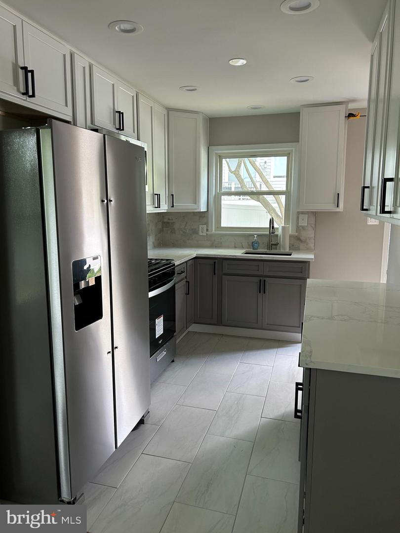 703 KINGSLEY RD SW, VIENNA, Virginia 22180, 3 Bedrooms Bedrooms, ,2 BathroomsBathrooms,Residential,For sale,703 KINGSLEY RD SW,VAFX2256476 MLS # VAFX2256476