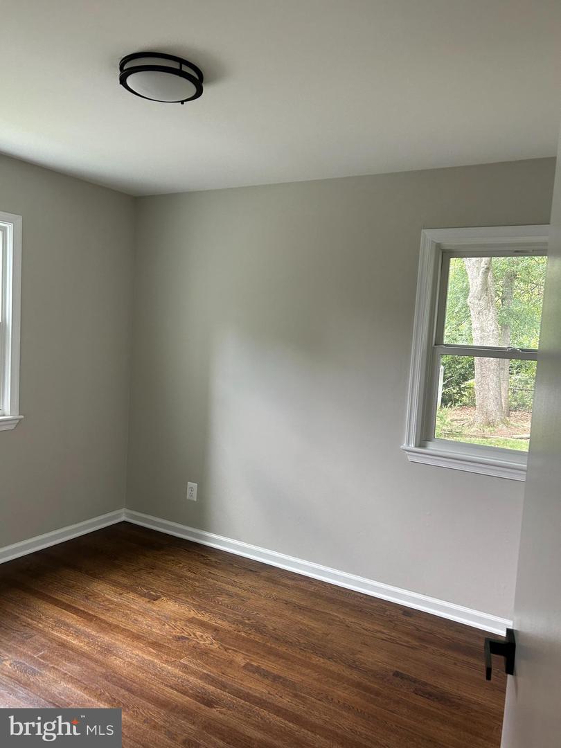 703 KINGSLEY RD SW, VIENNA, Virginia 22180, 3 Bedrooms Bedrooms, ,2 BathroomsBathrooms,Residential,For sale,703 KINGSLEY RD SW,VAFX2256476 MLS # VAFX2256476