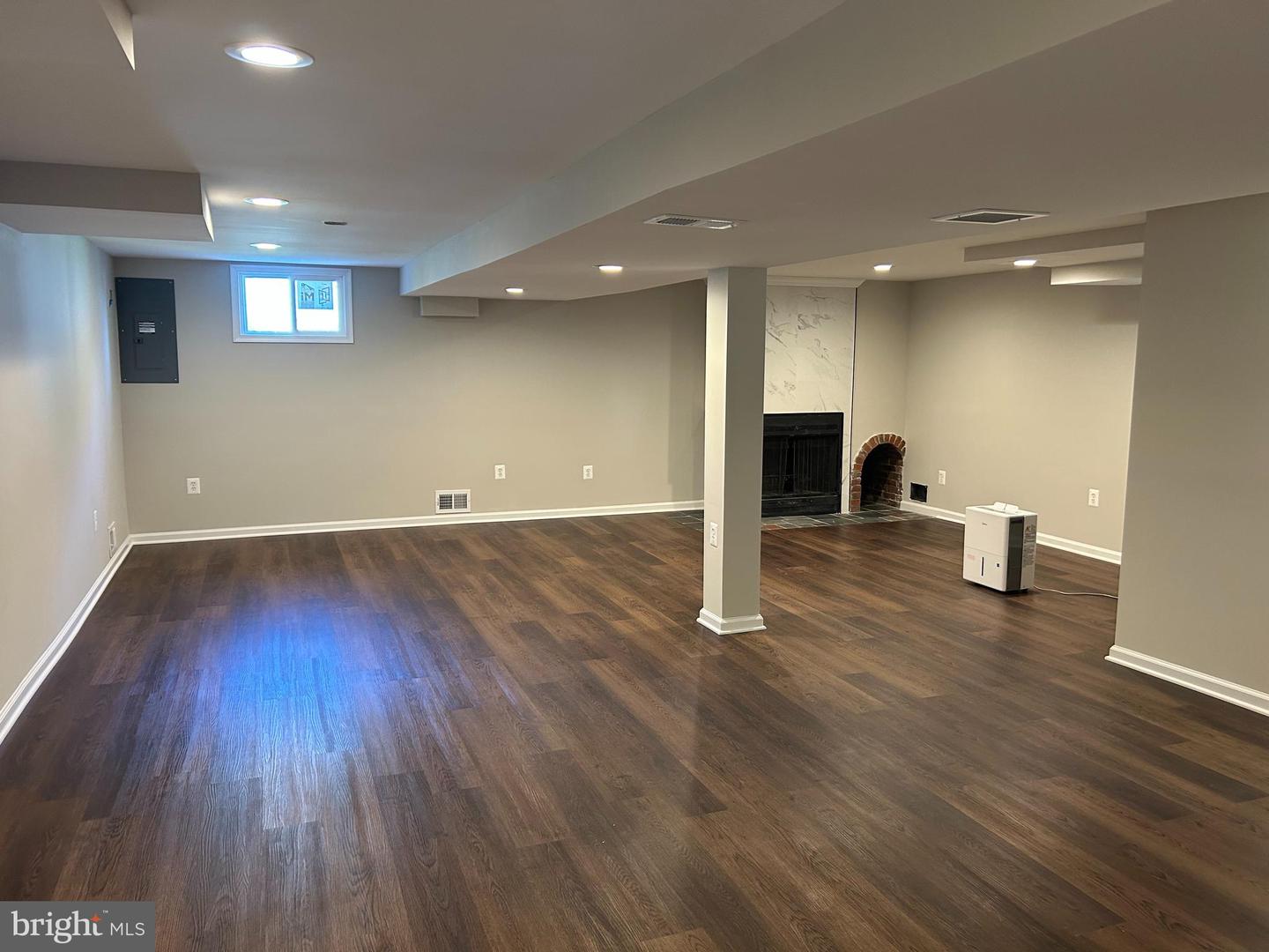 703 KINGSLEY RD SW, VIENNA, Virginia 22180, 3 Bedrooms Bedrooms, ,2 BathroomsBathrooms,Residential,For sale,703 KINGSLEY RD SW,VAFX2256476 MLS # VAFX2256476