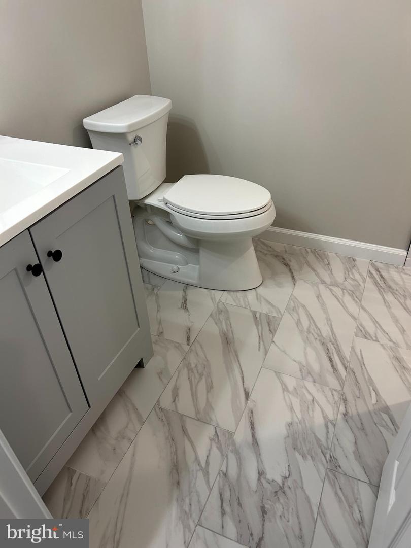 703 KINGSLEY RD SW, VIENNA, Virginia 22180, 3 Bedrooms Bedrooms, ,2 BathroomsBathrooms,Residential,For sale,703 KINGSLEY RD SW,VAFX2256476 MLS # VAFX2256476