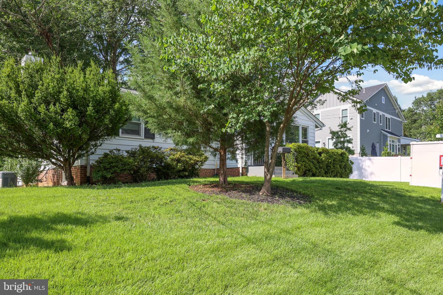 703 KINGSLEY RD SW, VIENNA, Virginia 22180, 3 Bedrooms Bedrooms, ,2 BathroomsBathrooms,Residential,For sale,703 KINGSLEY RD SW,VAFX2256476 MLS # VAFX2256476