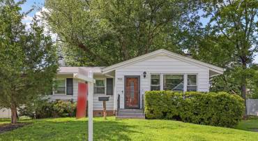 703 KINGSLEY RD SW, VIENNA, Virginia 22180, 3 Bedrooms Bedrooms, ,2 BathroomsBathrooms,Residential,For sale,703 KINGSLEY RD SW,VAFX2256476 MLS # VAFX2256476