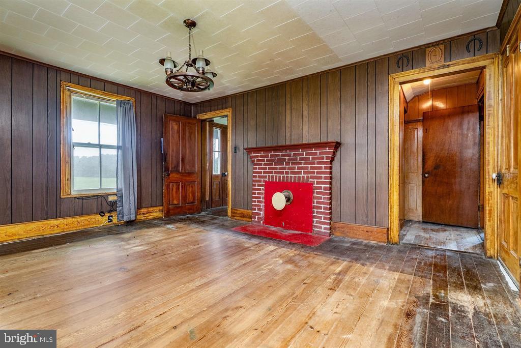 2199 BARRENRIDGE RD, STAUNTON, Virginia 24401, 4 Bedrooms Bedrooms, ,1 BathroomBathrooms,Residential,For sale,2199 BARRENRIDGE RD,VAAG2002634 MLS # VAAG2002634