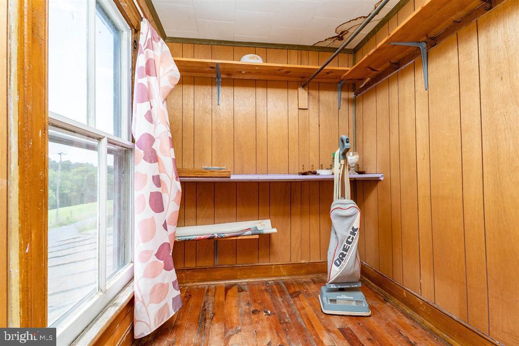 2199 BARRENRIDGE RD, STAUNTON, Virginia 24401, 4 Bedrooms Bedrooms, ,1 BathroomBathrooms,Residential,For sale,2199 BARRENRIDGE RD,VAAG2002634 MLS # VAAG2002634