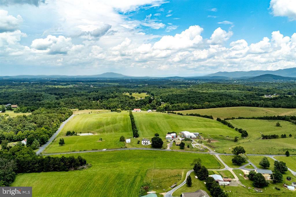 2199 BARRENRIDGE RD, STAUNTON, Virginia 24401, 4 Bedrooms Bedrooms, ,1 BathroomBathrooms,Residential,For sale,2199 BARRENRIDGE RD,VAAG2002634 MLS # VAAG2002634