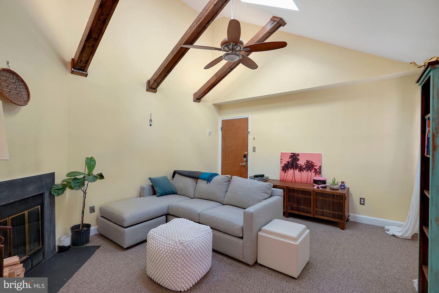 2102 N SCOTT ST #111, ARLINGTON, Virginia 22209, 2 Bedrooms Bedrooms, ,1 BathroomBathrooms,Residential,For sale,2102 N SCOTT ST #111,VAAR2061128 MLS # VAAR2061128