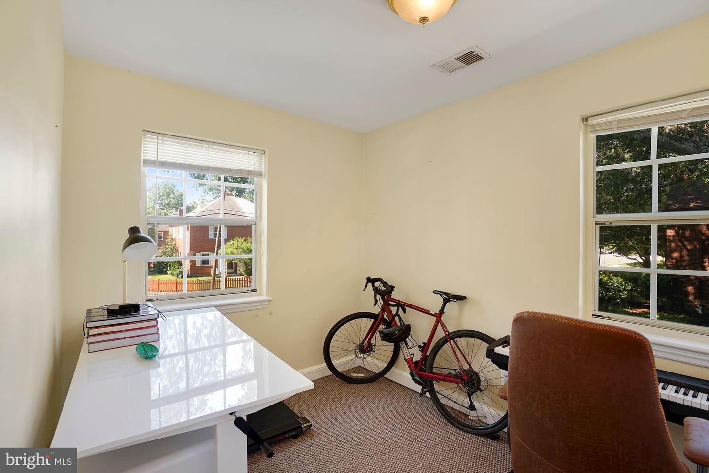 2102 N SCOTT ST #111, ARLINGTON, Virginia 22209, 2 Bedrooms Bedrooms, ,1 BathroomBathrooms,Residential,For sale,2102 N SCOTT ST #111,VAAR2061128 MLS # VAAR2061128