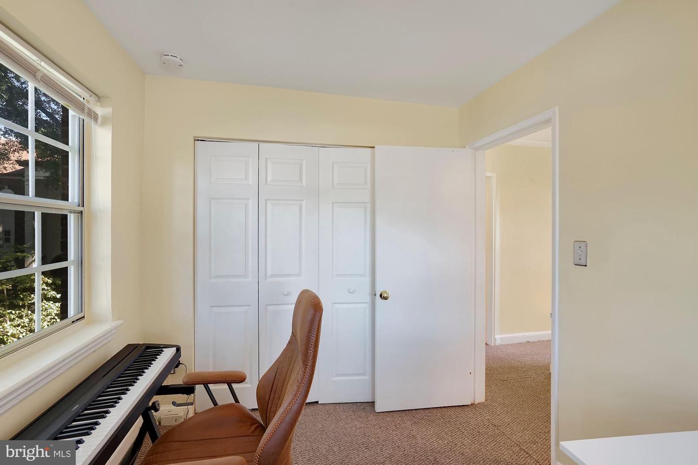 2102 N SCOTT ST #111, ARLINGTON, Virginia 22209, 2 Bedrooms Bedrooms, ,1 BathroomBathrooms,Residential,For sale,2102 N SCOTT ST #111,VAAR2061128 MLS # VAAR2061128