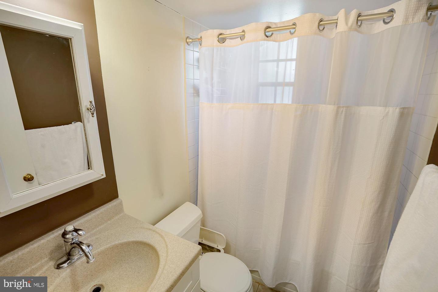 2102 N SCOTT ST #111, ARLINGTON, Virginia 22209, 2 Bedrooms Bedrooms, ,1 BathroomBathrooms,Residential,For sale,2102 N SCOTT ST #111,VAAR2061128 MLS # VAAR2061128