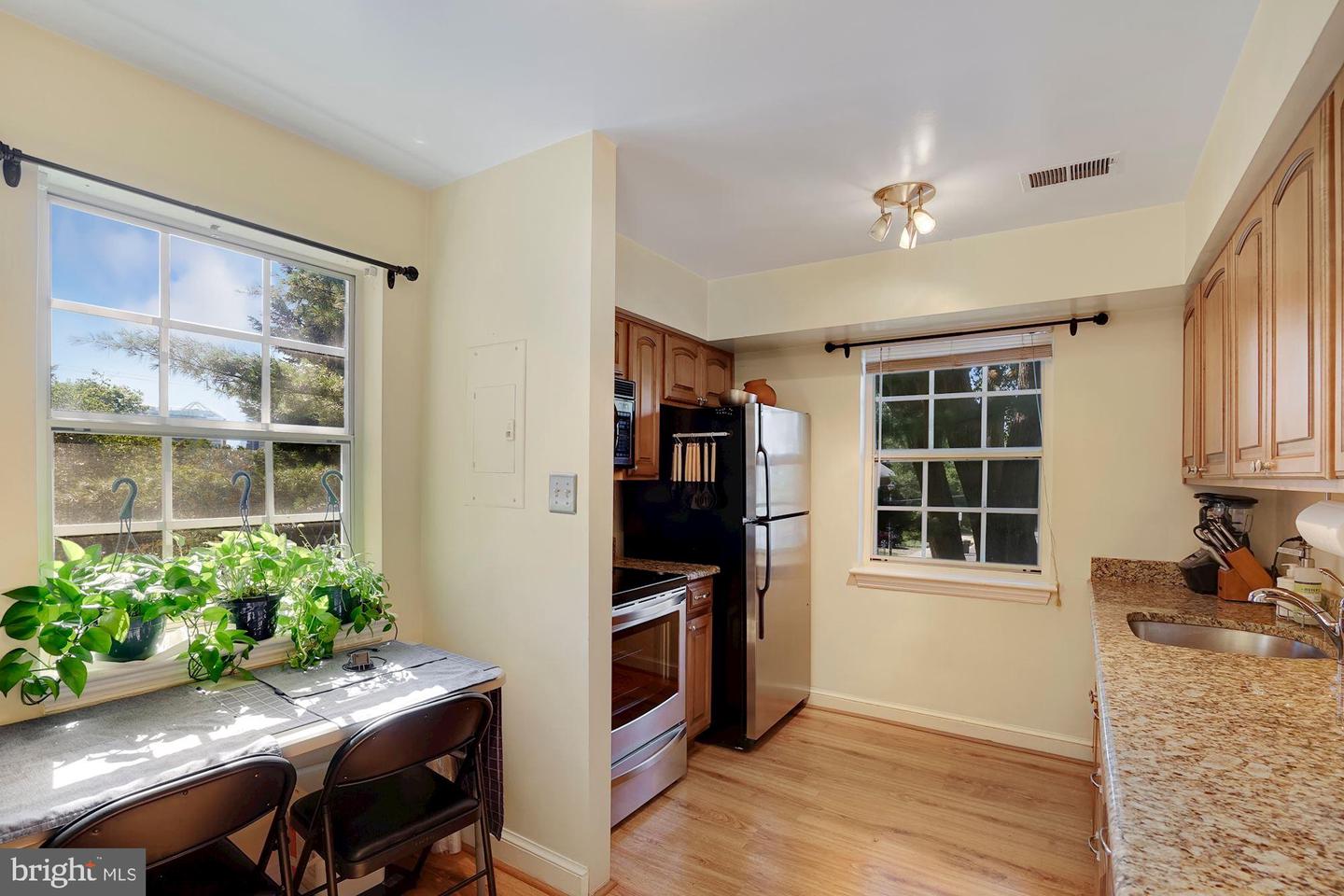 2102 N SCOTT ST #111, ARLINGTON, Virginia 22209, 2 Bedrooms Bedrooms, ,1 BathroomBathrooms,Residential,For sale,2102 N SCOTT ST #111,VAAR2061128 MLS # VAAR2061128