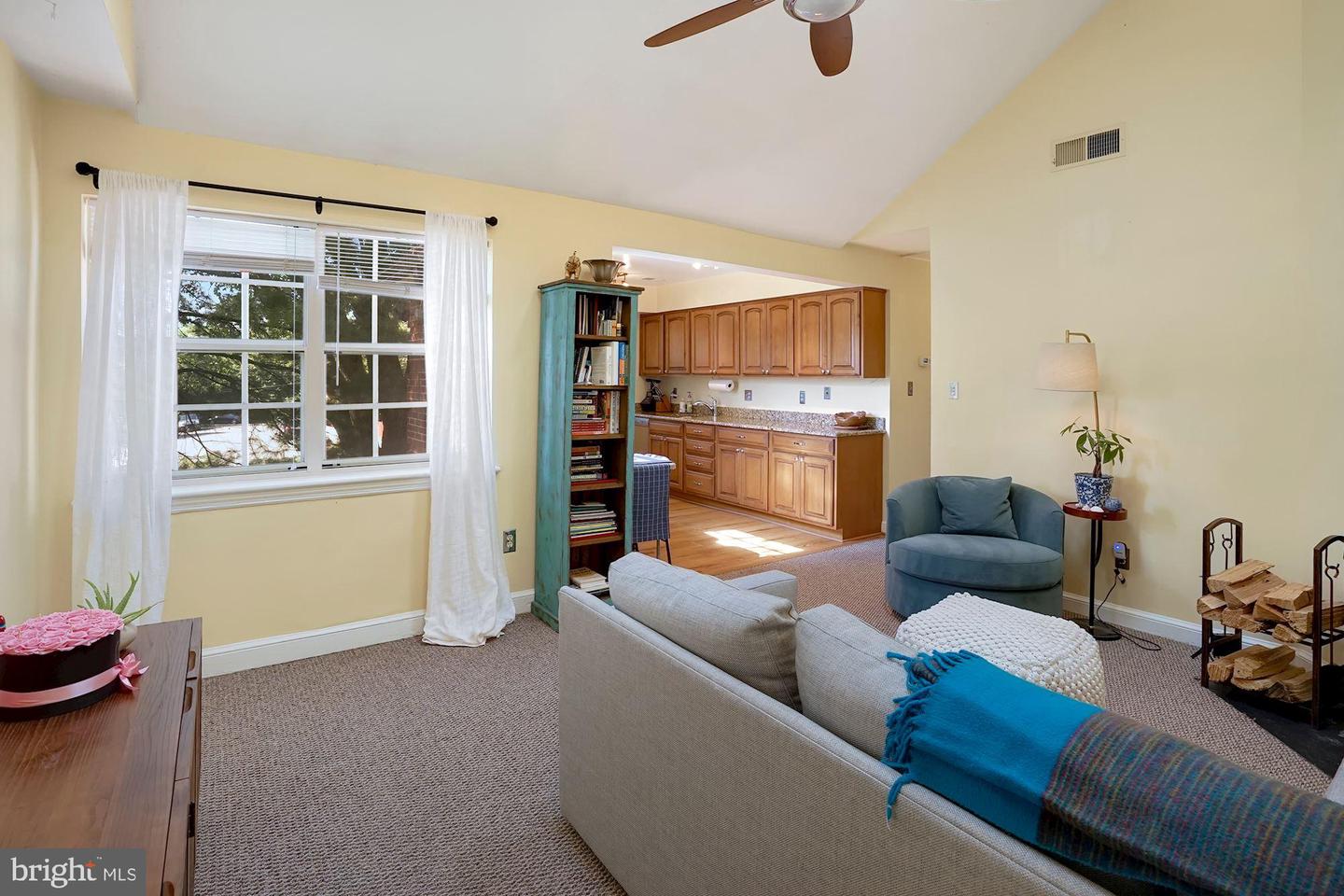 2102 N SCOTT ST #111, ARLINGTON, Virginia 22209, 2 Bedrooms Bedrooms, ,1 BathroomBathrooms,Residential,For sale,2102 N SCOTT ST #111,VAAR2061128 MLS # VAAR2061128