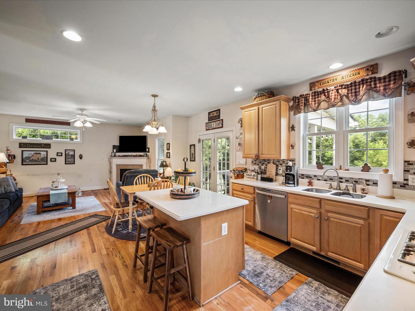 200 HIGH ST, MIDDLETOWN, Virginia 22645, 4 Bedrooms Bedrooms, ,2 BathroomsBathrooms,Residential,For sale,200 HIGH ST,VAFV2035534 MLS # VAFV2035534