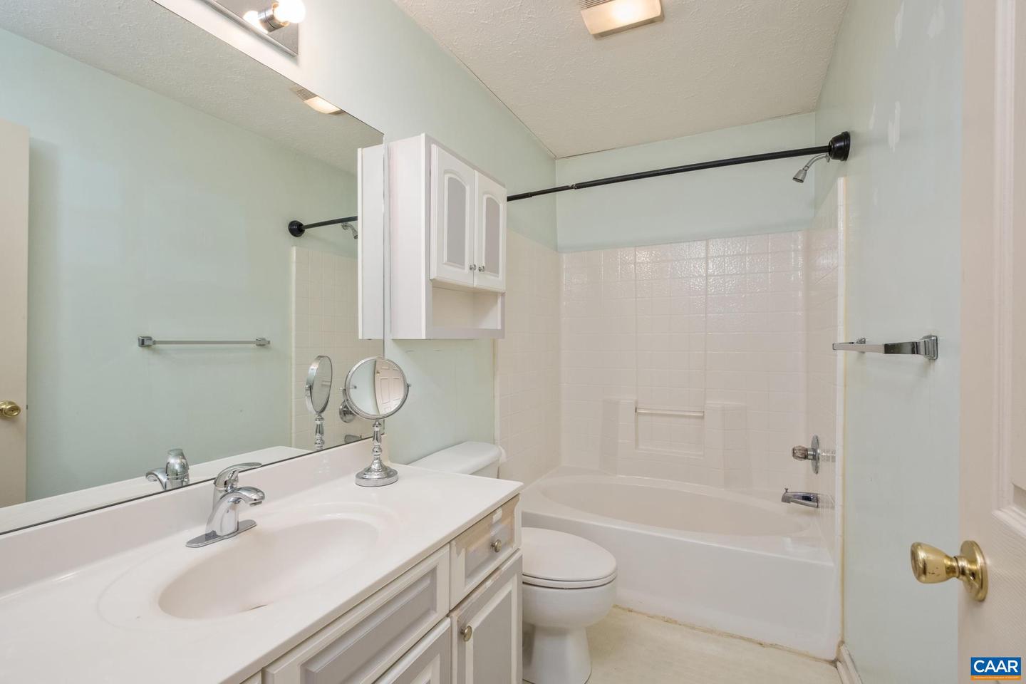 114 MEADOW GREEN CT, AMHERST, Virginia 24521, 3 Bedrooms Bedrooms, ,2 BathroomsBathrooms,Residential,For sale,114 MEADOW GREEN CT,666937 MLS # 666937