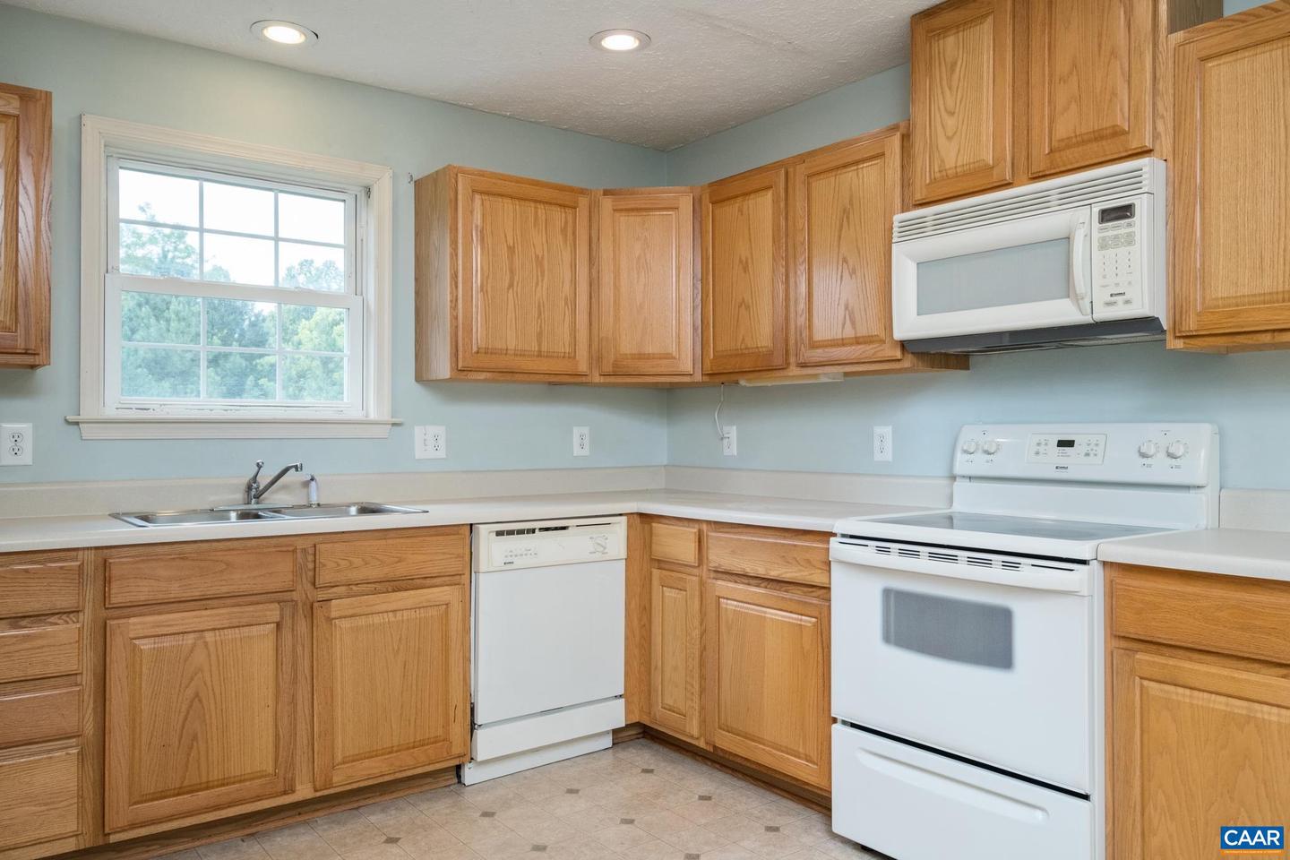 114 MEADOW GREEN CT, AMHERST, Virginia 24521, 3 Bedrooms Bedrooms, ,2 BathroomsBathrooms,Residential,For sale,114 MEADOW GREEN CT,666937 MLS # 666937