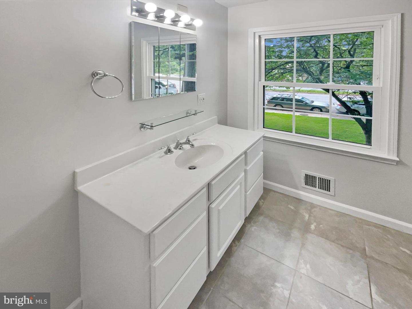 9604 BRADDOCK RD, FAIRFAX, Virginia 22032, 5 Bedrooms Bedrooms, ,2 BathroomsBathrooms,Residential,For sale,9604 BRADDOCK RD,VAFX2256524 MLS # VAFX2256524