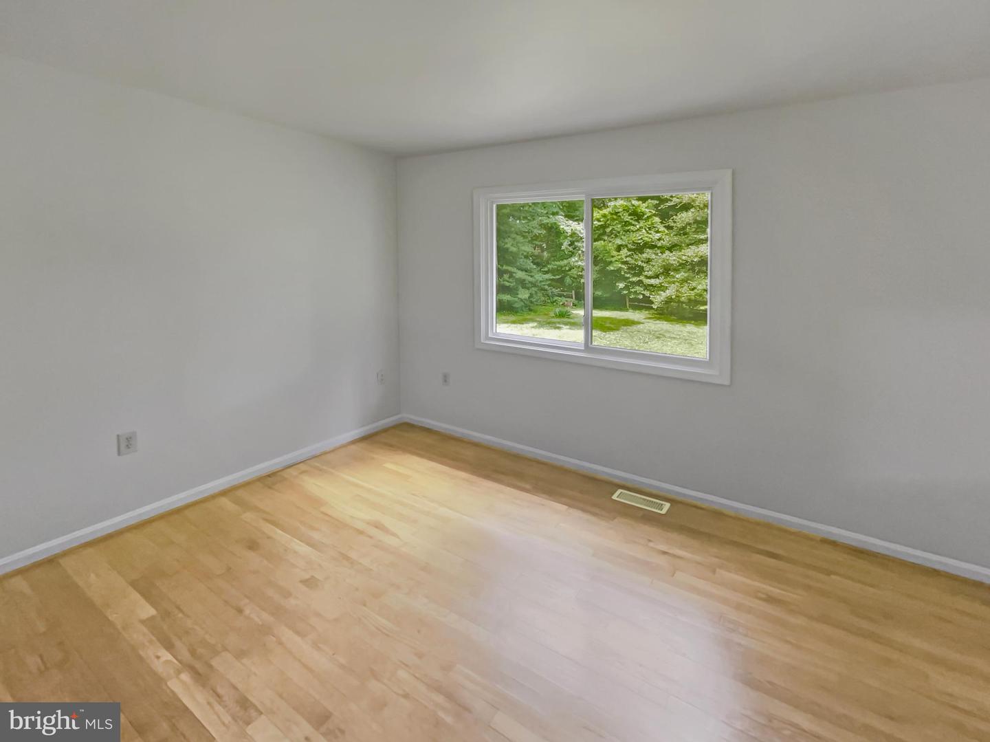 9604 BRADDOCK RD, FAIRFAX, Virginia 22032, 5 Bedrooms Bedrooms, ,2 BathroomsBathrooms,Residential,For sale,9604 BRADDOCK RD,VAFX2256524 MLS # VAFX2256524