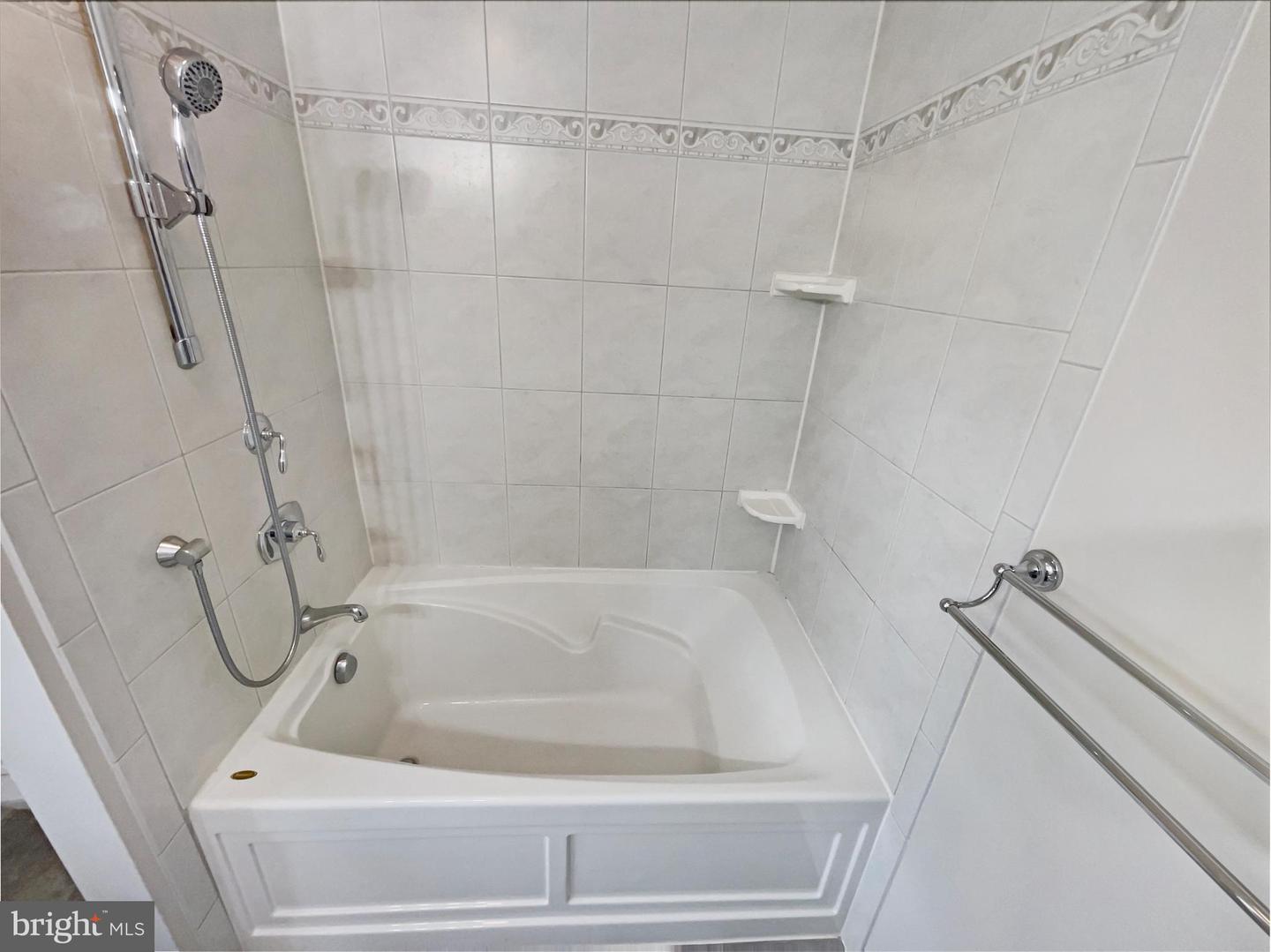 9604 BRADDOCK RD, FAIRFAX, Virginia 22032, 5 Bedrooms Bedrooms, ,2 BathroomsBathrooms,Residential,For sale,9604 BRADDOCK RD,VAFX2256524 MLS # VAFX2256524