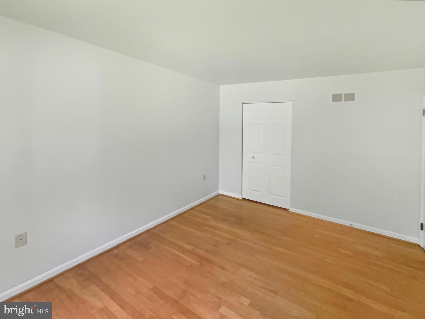 9604 BRADDOCK RD, FAIRFAX, Virginia 22032, 5 Bedrooms Bedrooms, ,2 BathroomsBathrooms,Residential,For sale,9604 BRADDOCK RD,VAFX2256524 MLS # VAFX2256524