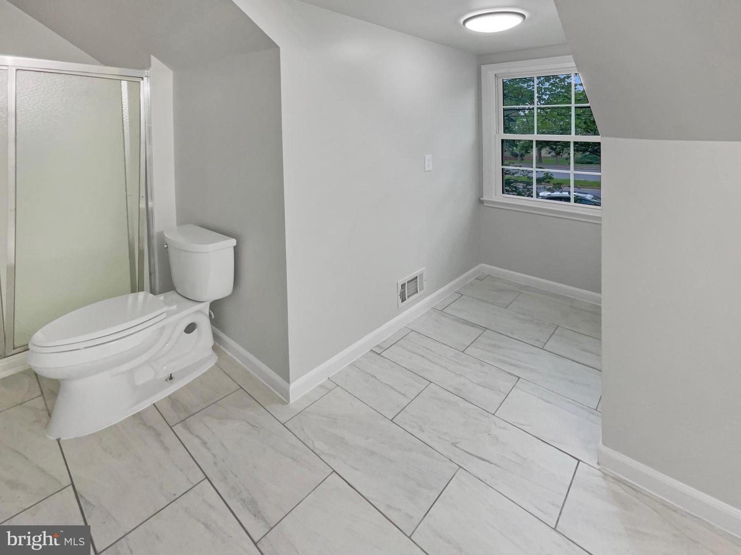 9604 BRADDOCK RD, FAIRFAX, Virginia 22032, 5 Bedrooms Bedrooms, ,2 BathroomsBathrooms,Residential,For sale,9604 BRADDOCK RD,VAFX2256524 MLS # VAFX2256524