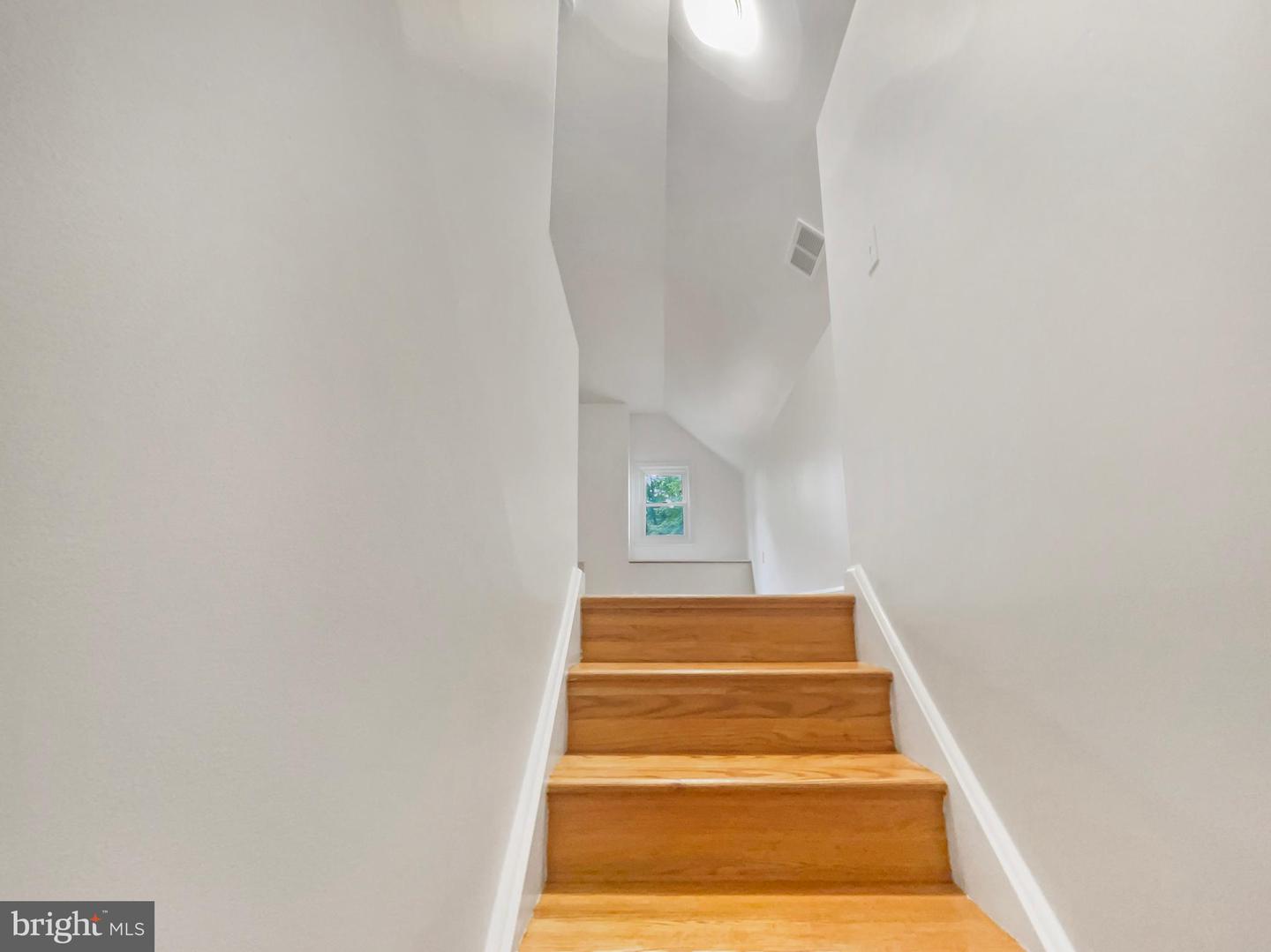 9604 BRADDOCK RD, FAIRFAX, Virginia 22032, 5 Bedrooms Bedrooms, ,2 BathroomsBathrooms,Residential,For sale,9604 BRADDOCK RD,VAFX2256524 MLS # VAFX2256524