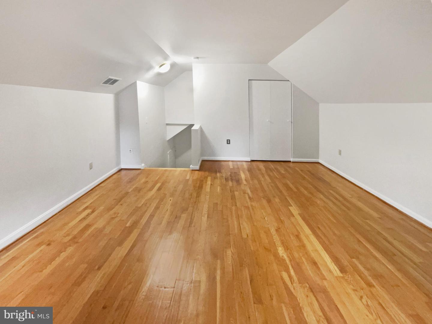 9604 BRADDOCK RD, FAIRFAX, Virginia 22032, 5 Bedrooms Bedrooms, ,2 BathroomsBathrooms,Residential,For sale,9604 BRADDOCK RD,VAFX2256524 MLS # VAFX2256524