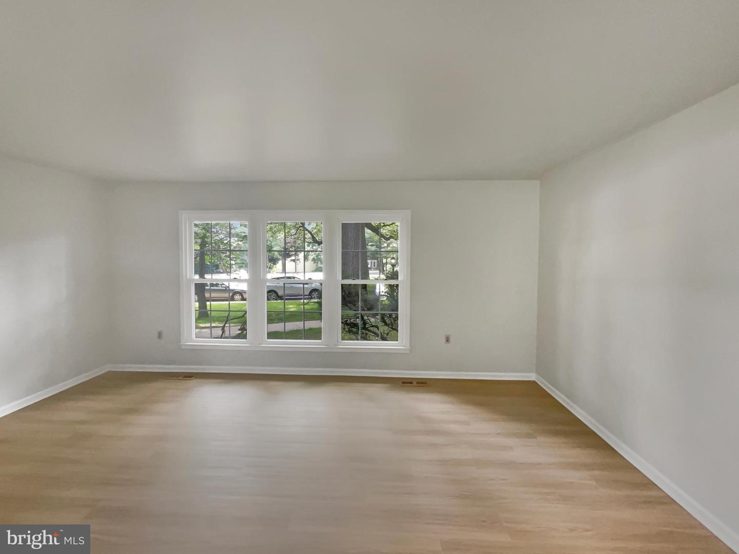 9604 BRADDOCK RD, FAIRFAX, Virginia 22032, 5 Bedrooms Bedrooms, ,2 BathroomsBathrooms,Residential,For sale,9604 BRADDOCK RD,VAFX2256524 MLS # VAFX2256524