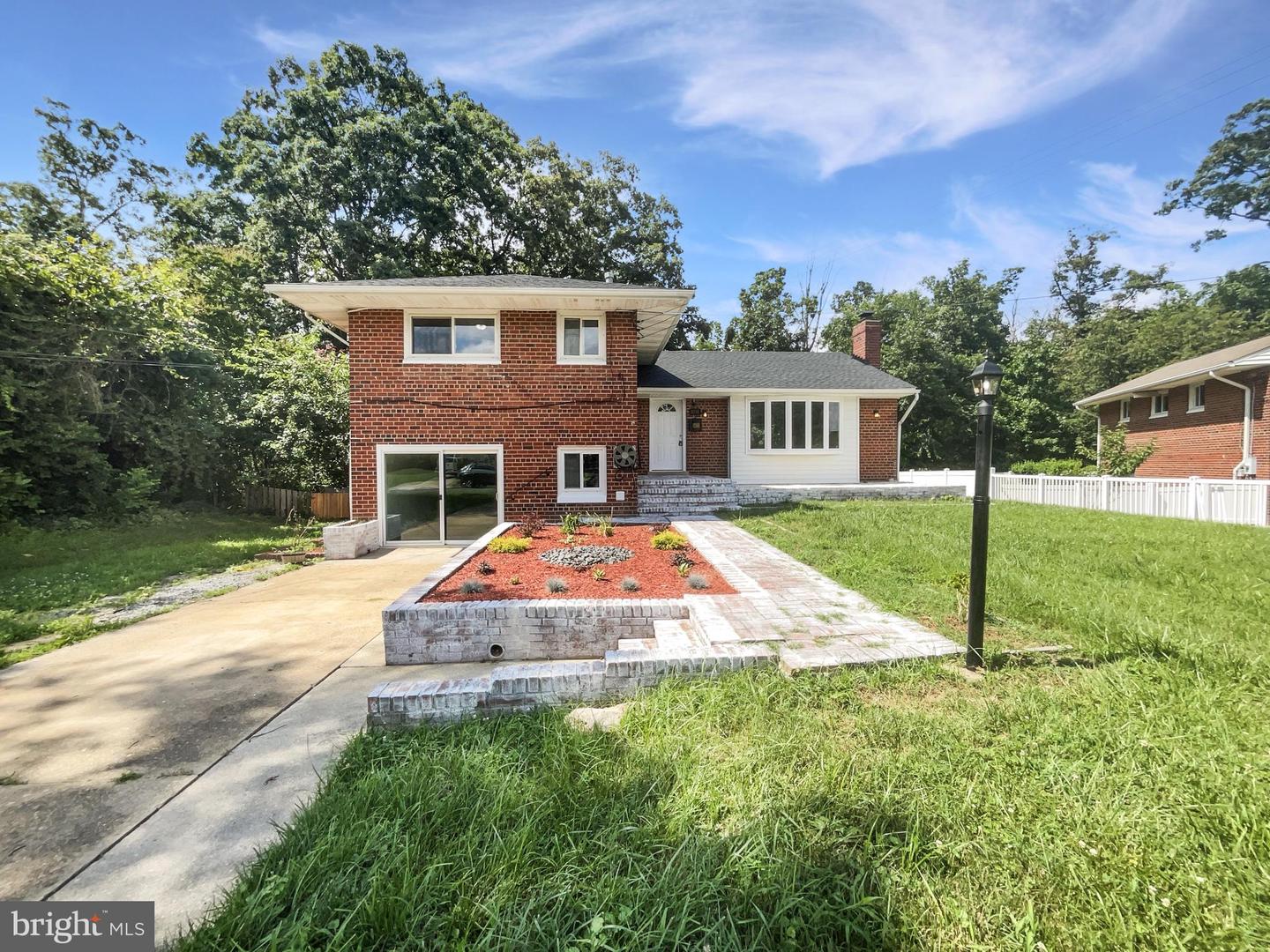 5716 GLENMULLEN PL, ALEXANDRIA, Virginia 22303, 4 Bedrooms Bedrooms, ,2 BathroomsBathrooms,Residential,For sale,5716 GLENMULLEN PL,VAFX2256526 MLS # VAFX2256526