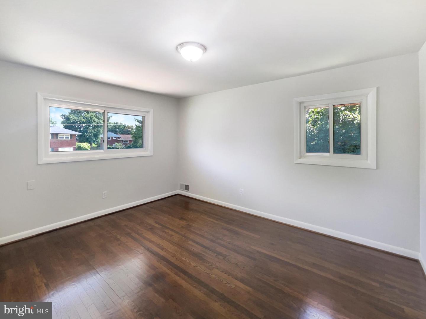 5716 GLENMULLEN PL, ALEXANDRIA, Virginia 22303, 4 Bedrooms Bedrooms, ,2 BathroomsBathrooms,Residential,For sale,5716 GLENMULLEN PL,VAFX2256526 MLS # VAFX2256526