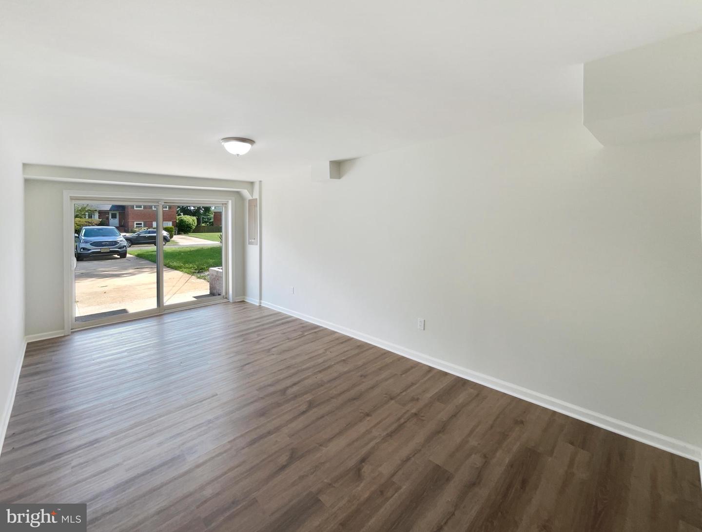 5716 GLENMULLEN PL, ALEXANDRIA, Virginia 22303, 4 Bedrooms Bedrooms, ,2 BathroomsBathrooms,Residential,For sale,5716 GLENMULLEN PL,VAFX2256526 MLS # VAFX2256526