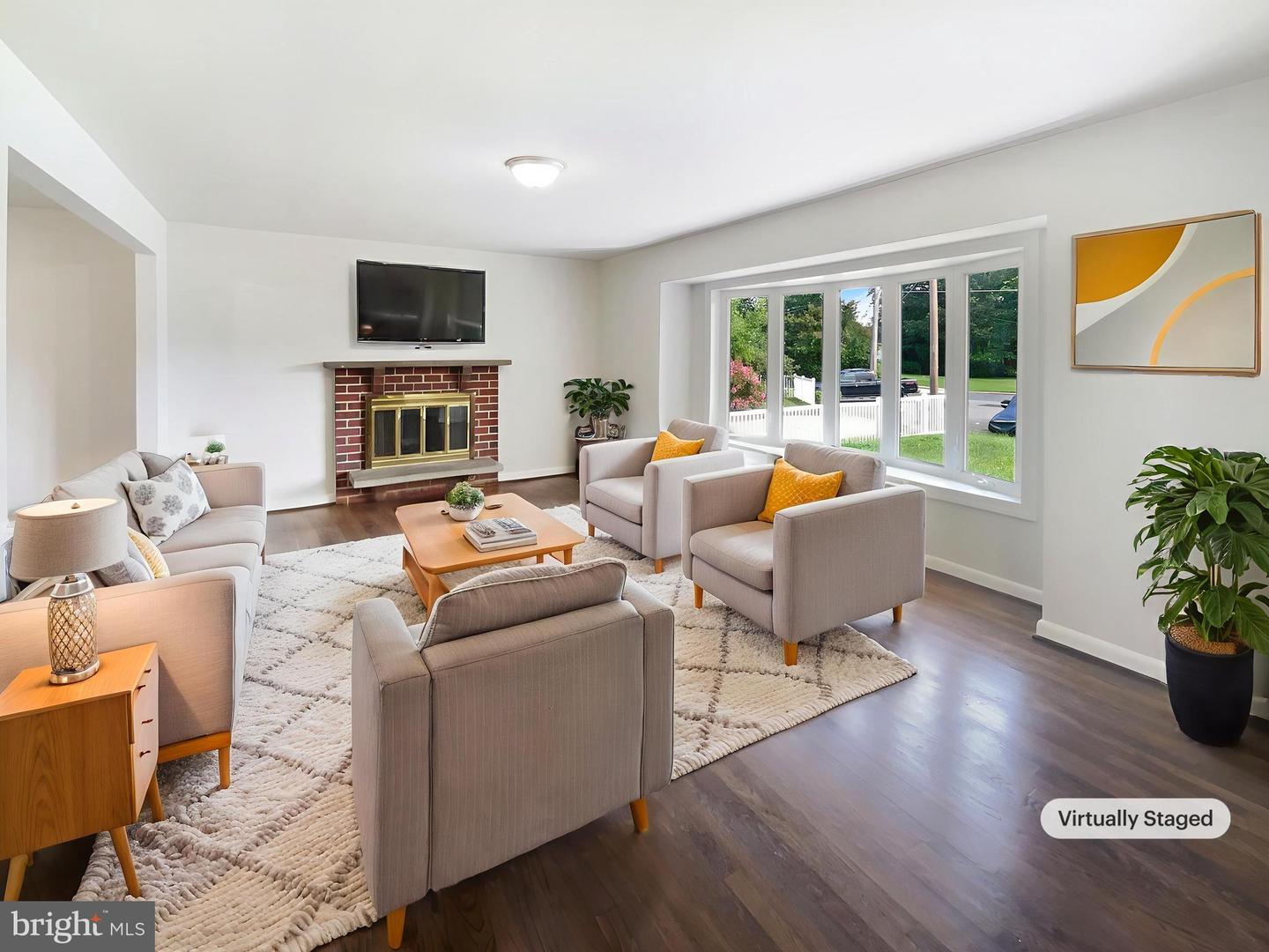 5716 GLENMULLEN PL, ALEXANDRIA, Virginia 22303, 4 Bedrooms Bedrooms, ,2 BathroomsBathrooms,Residential,For sale,5716 GLENMULLEN PL,VAFX2256526 MLS # VAFX2256526