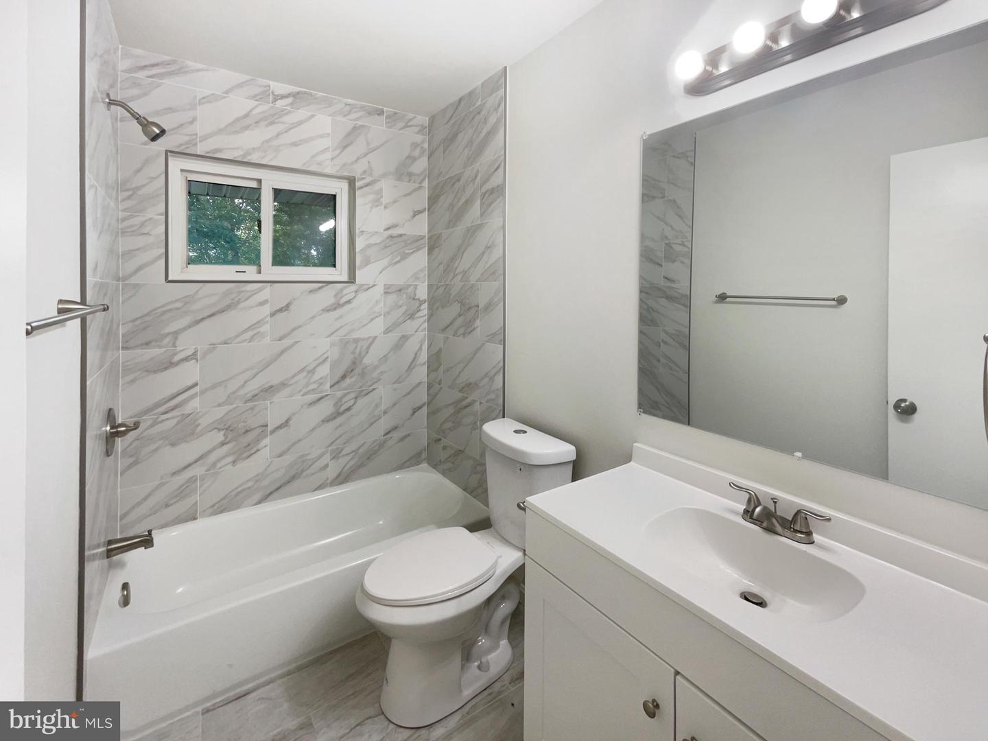 5716 GLENMULLEN PL, ALEXANDRIA, Virginia 22303, 4 Bedrooms Bedrooms, ,2 BathroomsBathrooms,Residential,For sale,5716 GLENMULLEN PL,VAFX2256526 MLS # VAFX2256526