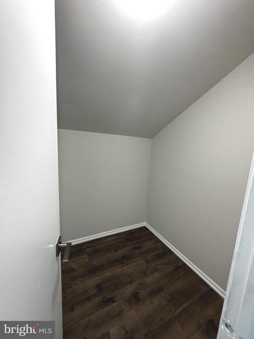 14516 GOLDEN OAK RD, CENTREVILLE, Virginia 20121, 2 Bedrooms Bedrooms, 4 Rooms Rooms,1 BathroomBathrooms,Residential,For sale,14516 GOLDEN OAK RD,VAFX2256584 MLS # VAFX2256584