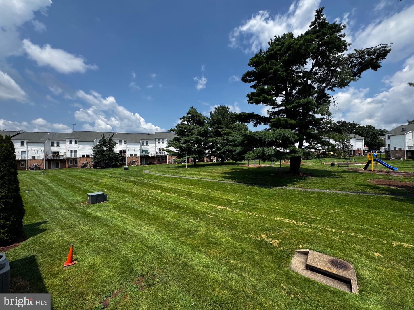 14516 GOLDEN OAK RD, CENTREVILLE, Virginia 20121, 2 Bedrooms Bedrooms, 4 Rooms Rooms,1 BathroomBathrooms,Residential,For sale,14516 GOLDEN OAK RD,VAFX2256584 MLS # VAFX2256584