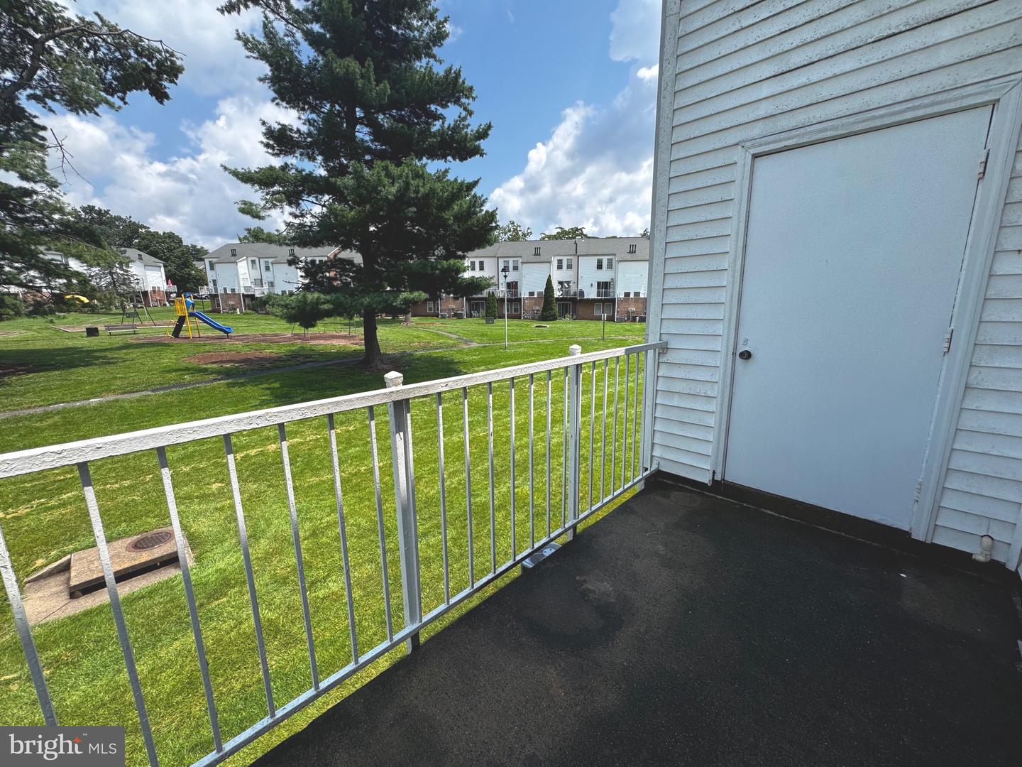 14516 GOLDEN OAK RD, CENTREVILLE, Virginia 20121, 2 Bedrooms Bedrooms, 4 Rooms Rooms,1 BathroomBathrooms,Residential,For sale,14516 GOLDEN OAK RD,VAFX2256584 MLS # VAFX2256584