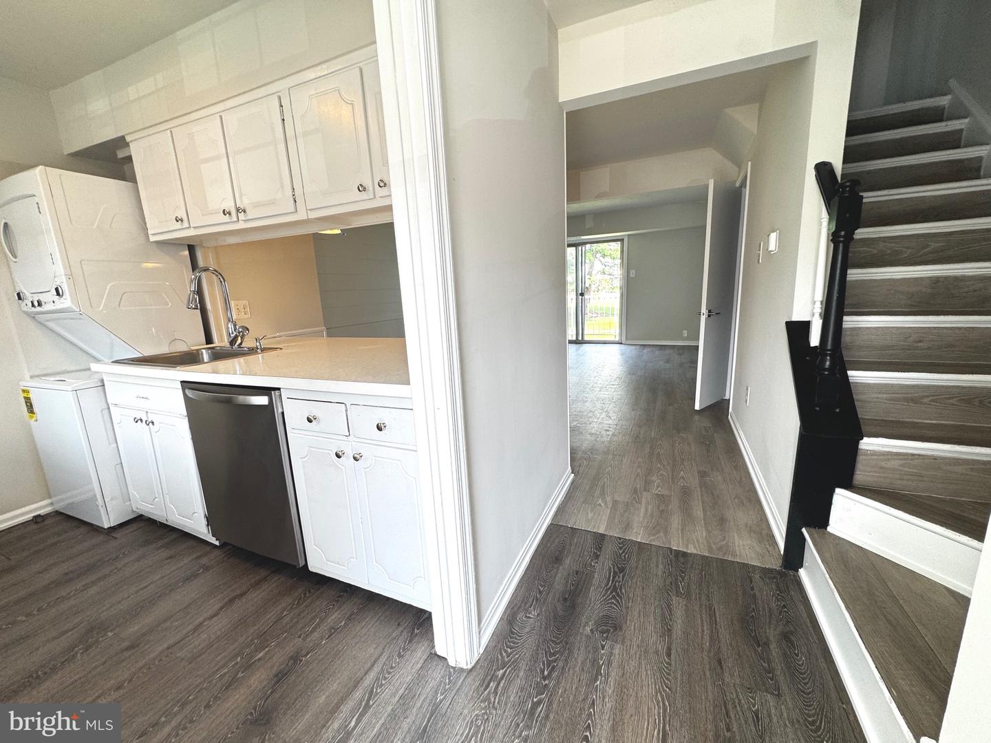 14516 GOLDEN OAK RD, CENTREVILLE, Virginia 20121, 2 Bedrooms Bedrooms, 4 Rooms Rooms,1 BathroomBathrooms,Residential,For sale,14516 GOLDEN OAK RD,VAFX2256584 MLS # VAFX2256584