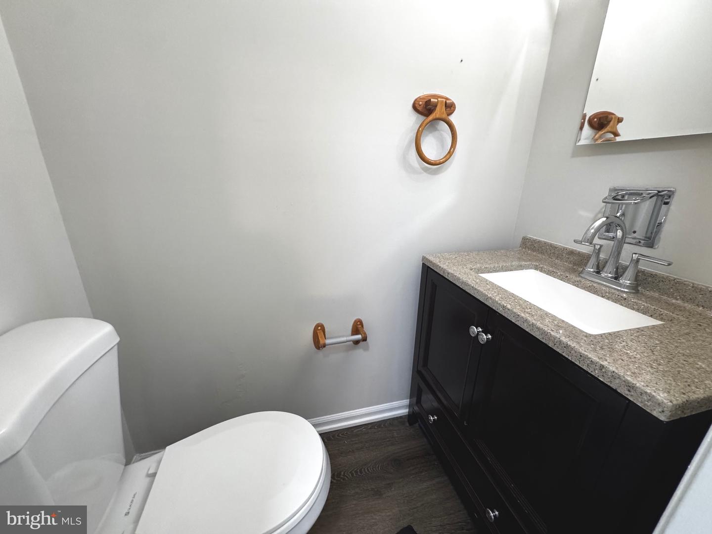 14516 GOLDEN OAK RD, CENTREVILLE, Virginia 20121, 2 Bedrooms Bedrooms, 4 Rooms Rooms,1 BathroomBathrooms,Residential,For sale,14516 GOLDEN OAK RD,VAFX2256584 MLS # VAFX2256584