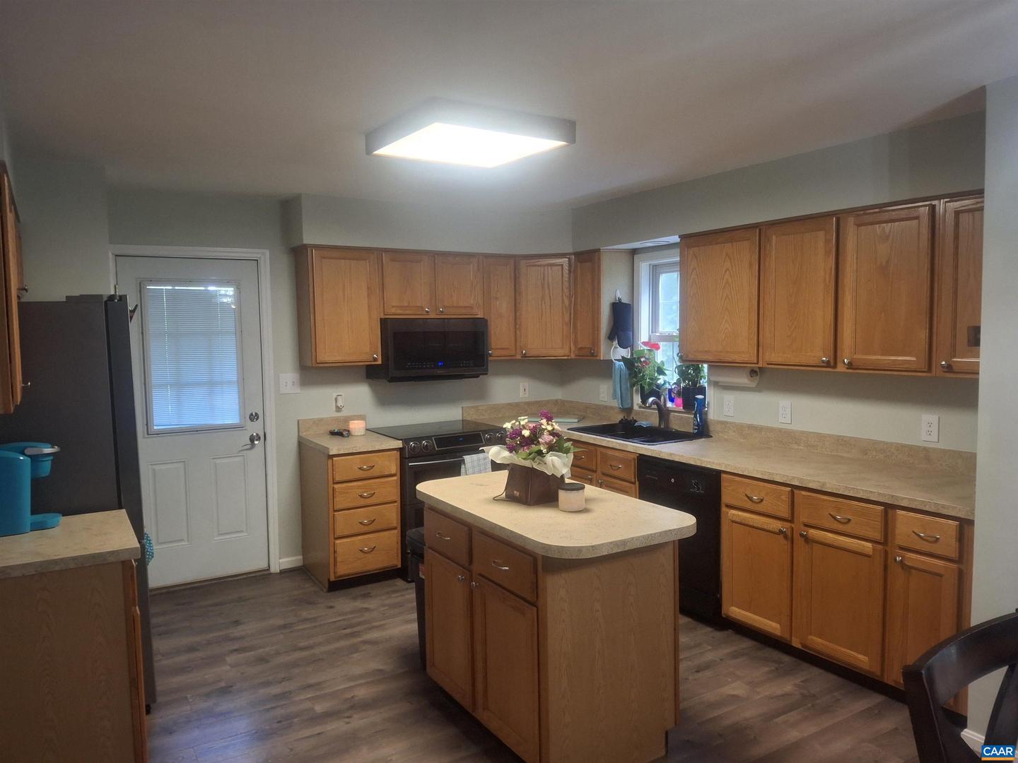76 OLD CURDSVILLE RD, FARMVILLE, Virginia 23901, 5 Bedrooms Bedrooms, ,2 BathroomsBathrooms,Residential,For sale,76 OLD CURDSVILLE RD,666951 MLS # 666951