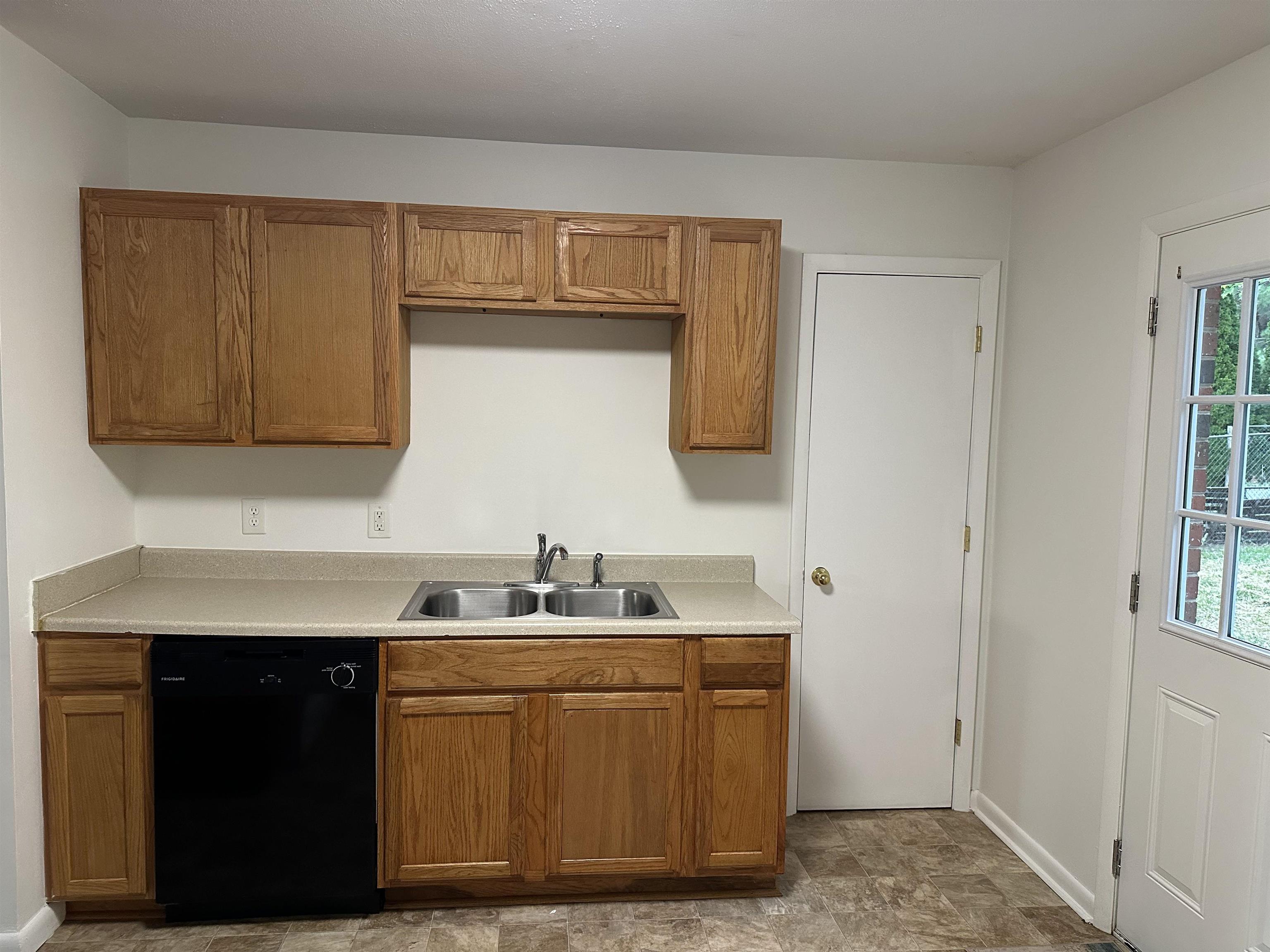 281 ELKIN CIR, WAYNESBORO, Virginia 22980, 3 Bedrooms Bedrooms, ,1 BathroomBathrooms,Residential,281 ELKIN CIR,666954 MLS # 666954