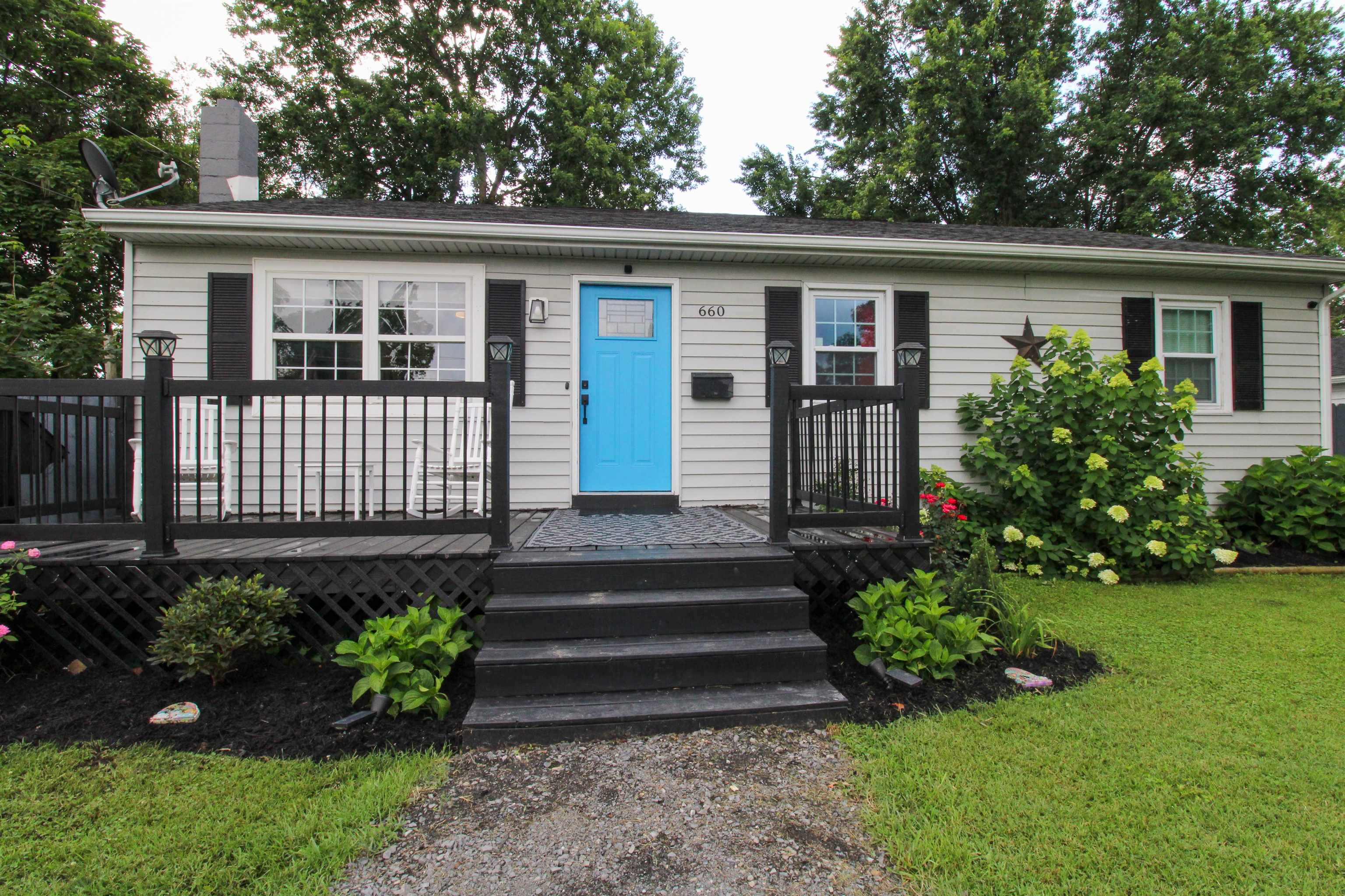 660 N AUGUSTA AVE, WAYNESBORO, Virginia 22980, 3 Bedrooms Bedrooms, ,1 BathroomBathrooms,Residential,660 N AUGUSTA AVE,666956 MLS # 666956