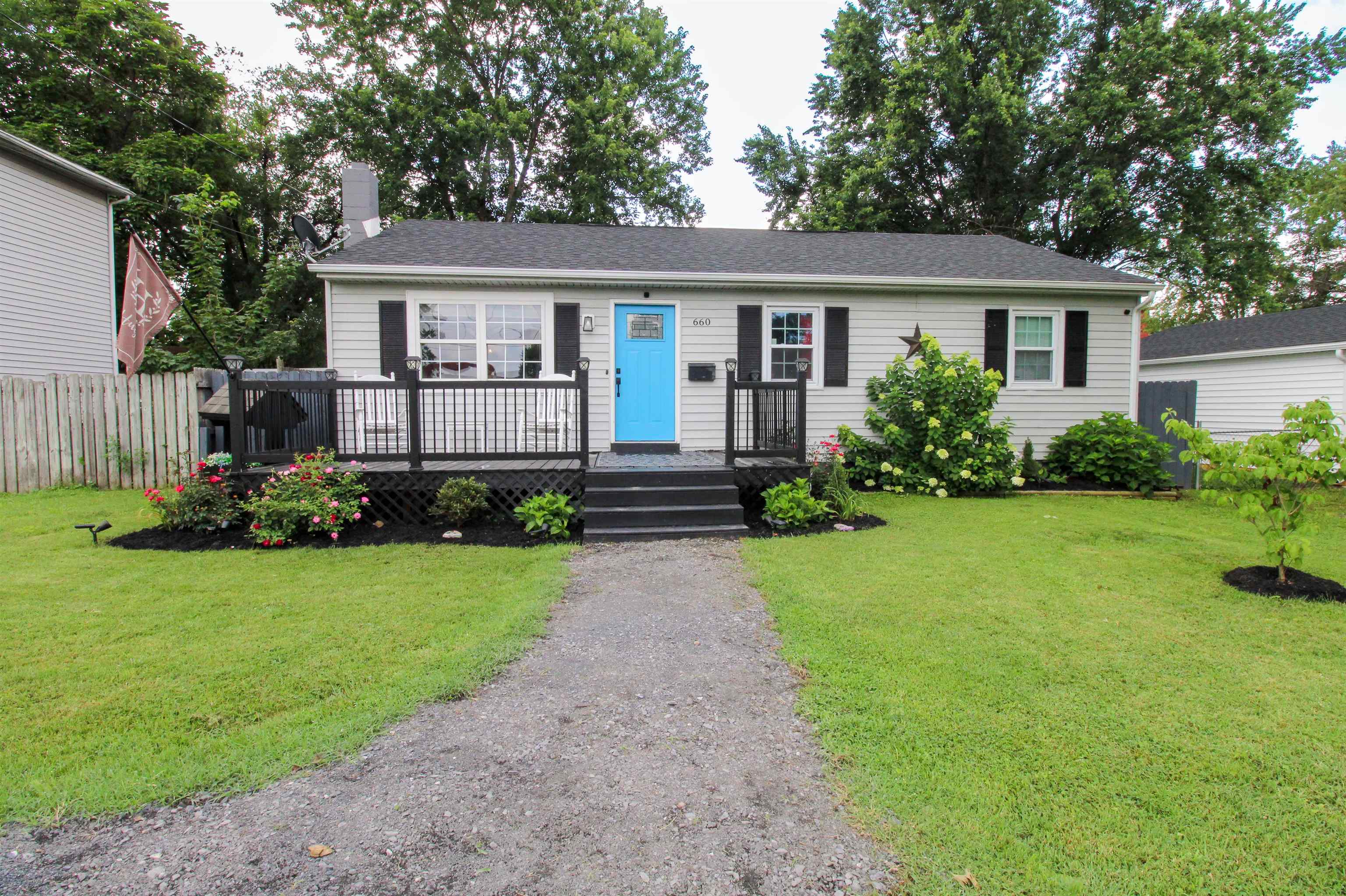 660 N AUGUSTA AVE, WAYNESBORO, Virginia 22980, 3 Bedrooms Bedrooms, ,1 BathroomBathrooms,Residential,660 N AUGUSTA AVE,666956 MLS # 666956