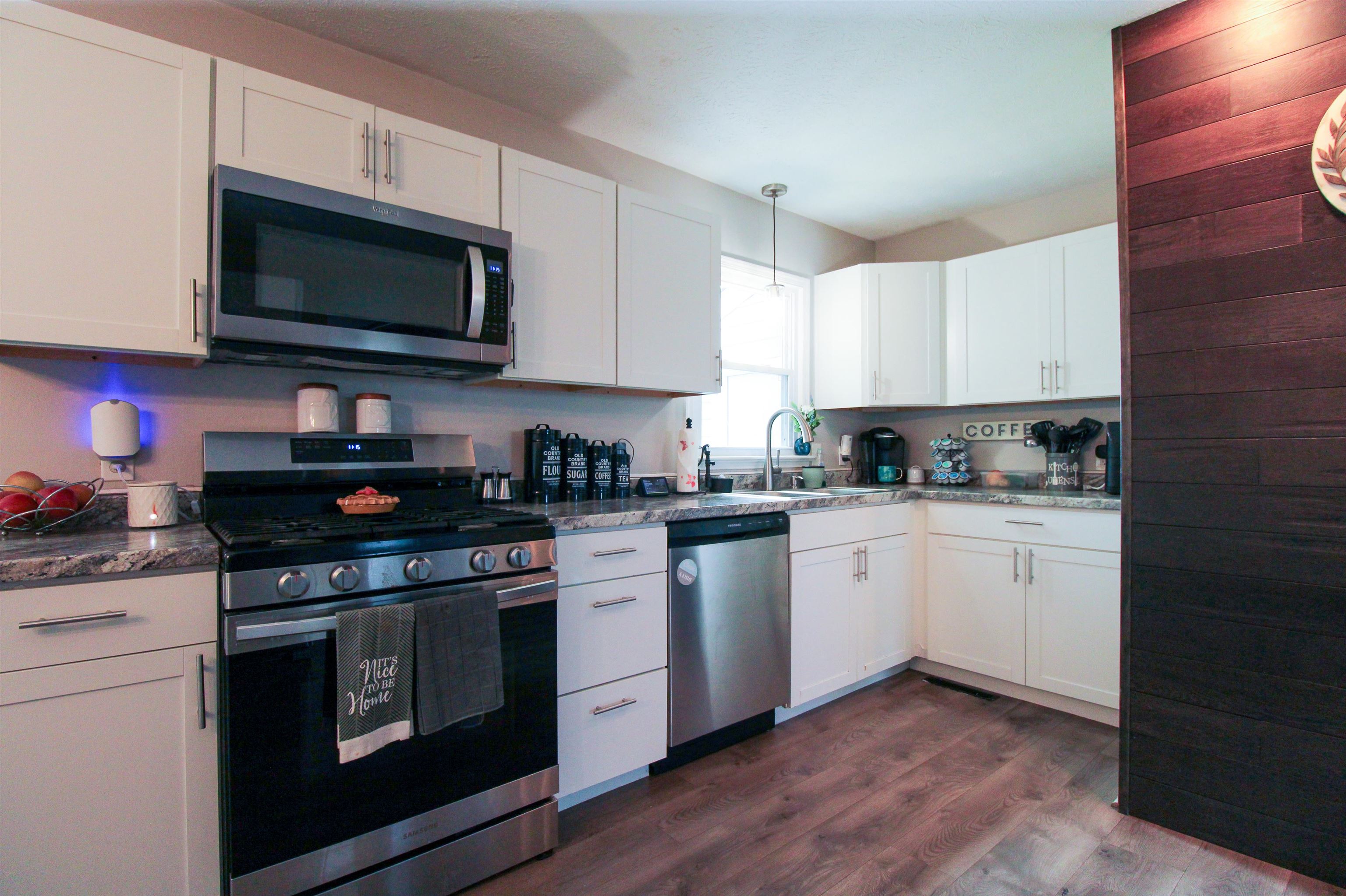 660 N AUGUSTA AVE, WAYNESBORO, Virginia 22980, 3 Bedrooms Bedrooms, ,1 BathroomBathrooms,Residential,660 N AUGUSTA AVE,666956 MLS # 666956