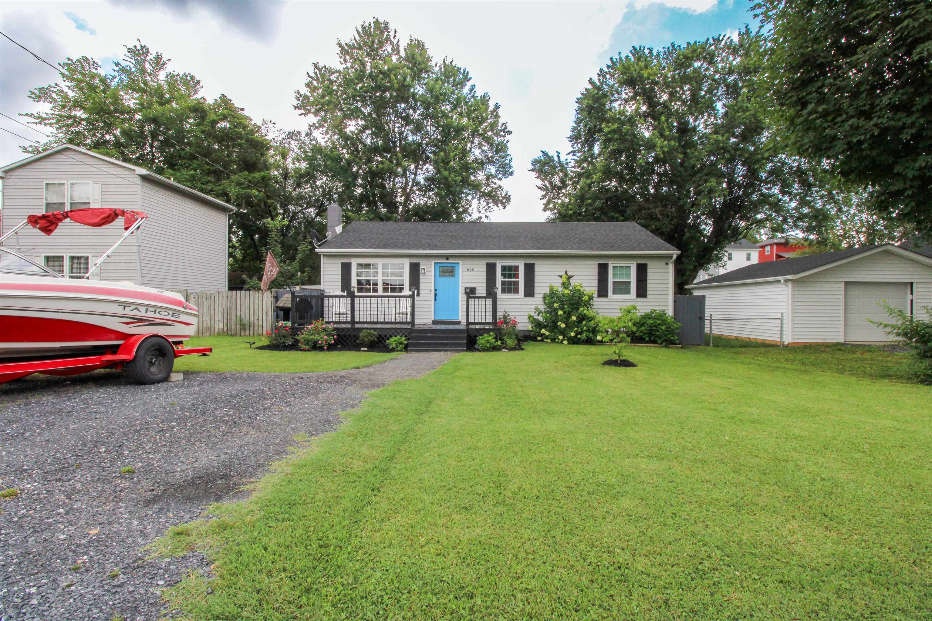 660 N AUGUSTA AVE, WAYNESBORO, Virginia 22980, 3 Bedrooms Bedrooms, ,1 BathroomBathrooms,Residential,660 N AUGUSTA AVE,666956 MLS # 666956