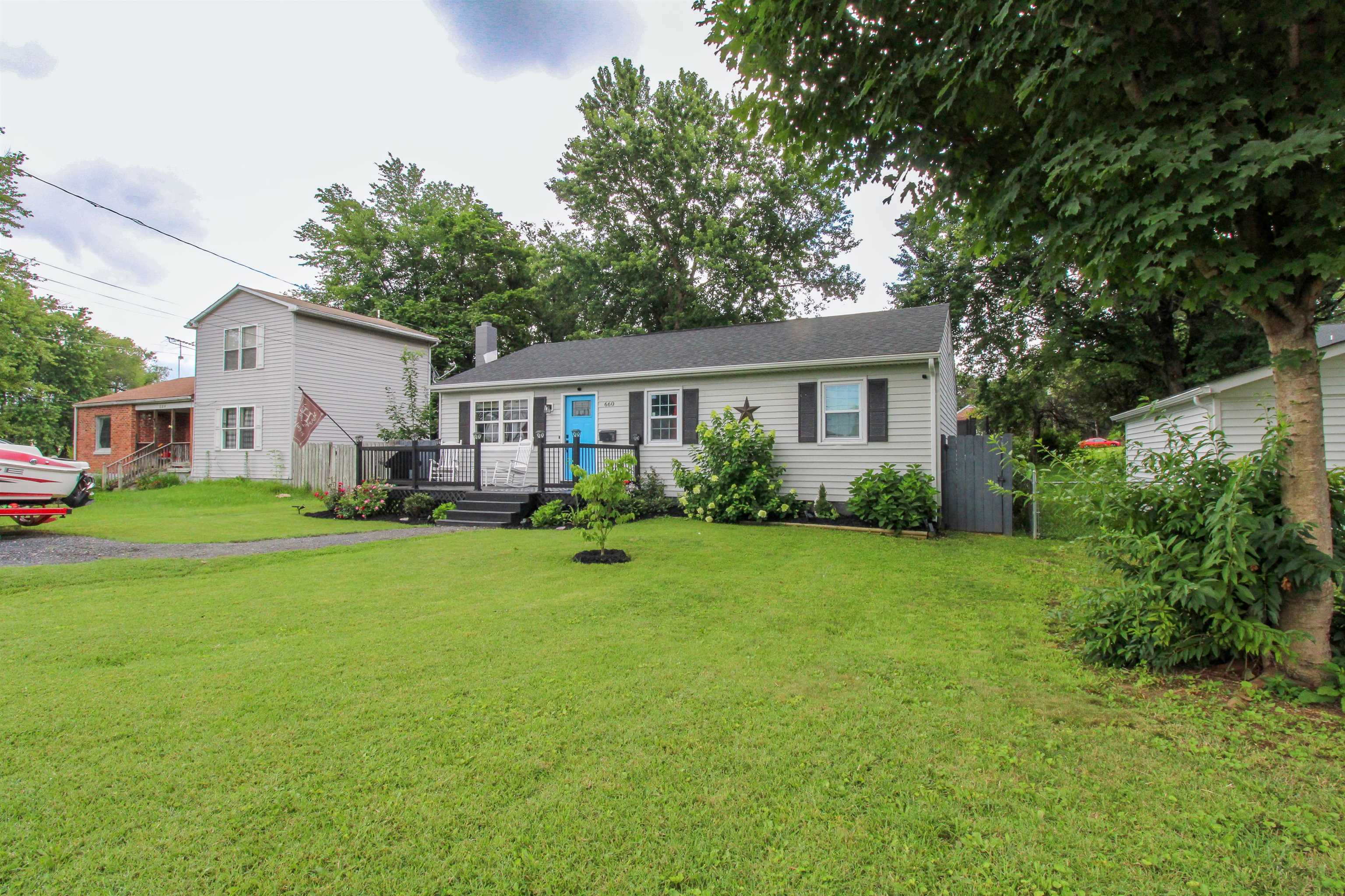 660 N AUGUSTA AVE, WAYNESBORO, Virginia 22980, 3 Bedrooms Bedrooms, ,1 BathroomBathrooms,Residential,660 N AUGUSTA AVE,666956 MLS # 666956