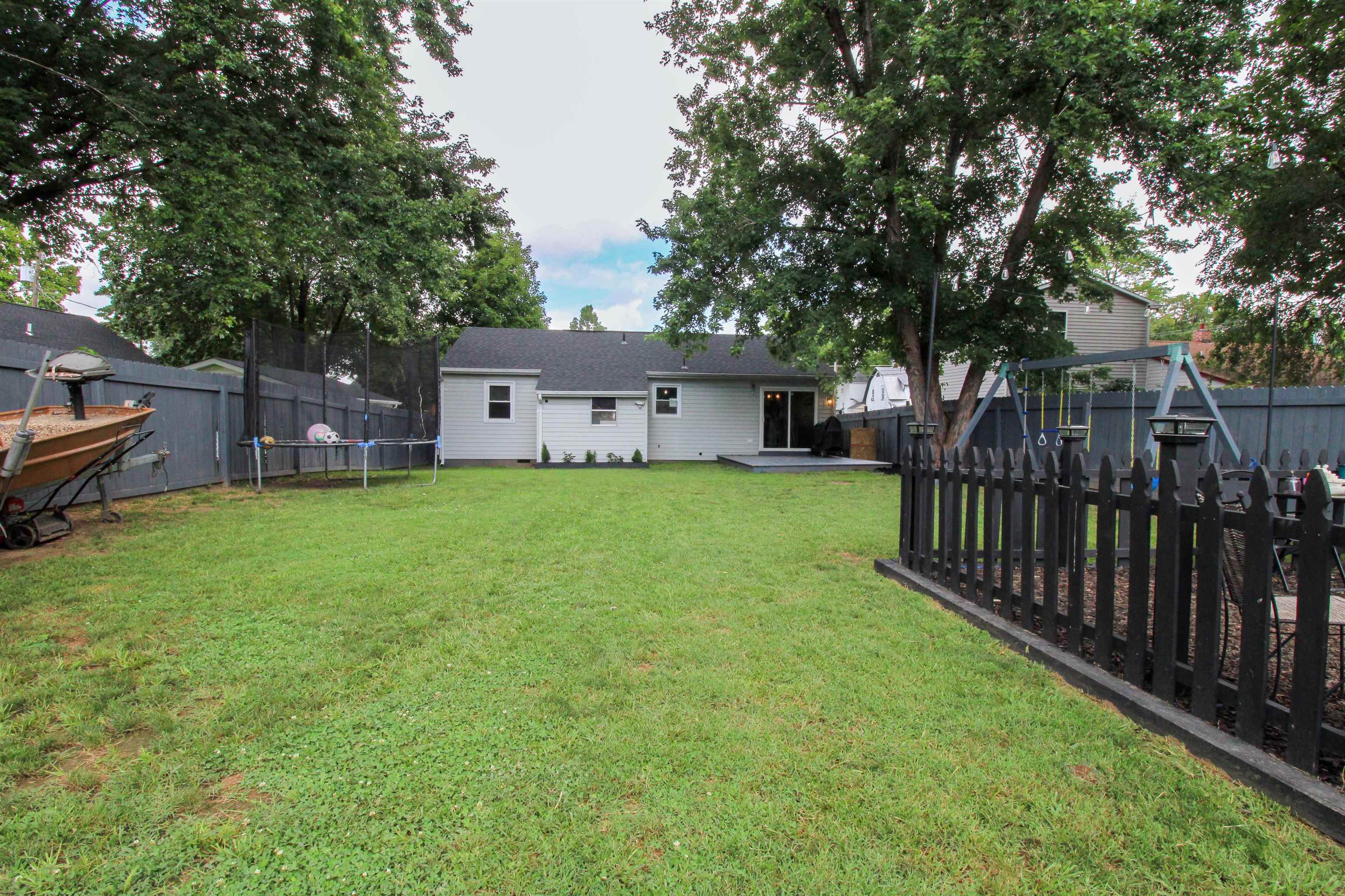 660 N AUGUSTA AVE, WAYNESBORO, Virginia 22980, 3 Bedrooms Bedrooms, ,1 BathroomBathrooms,Residential,660 N AUGUSTA AVE,666956 MLS # 666956
