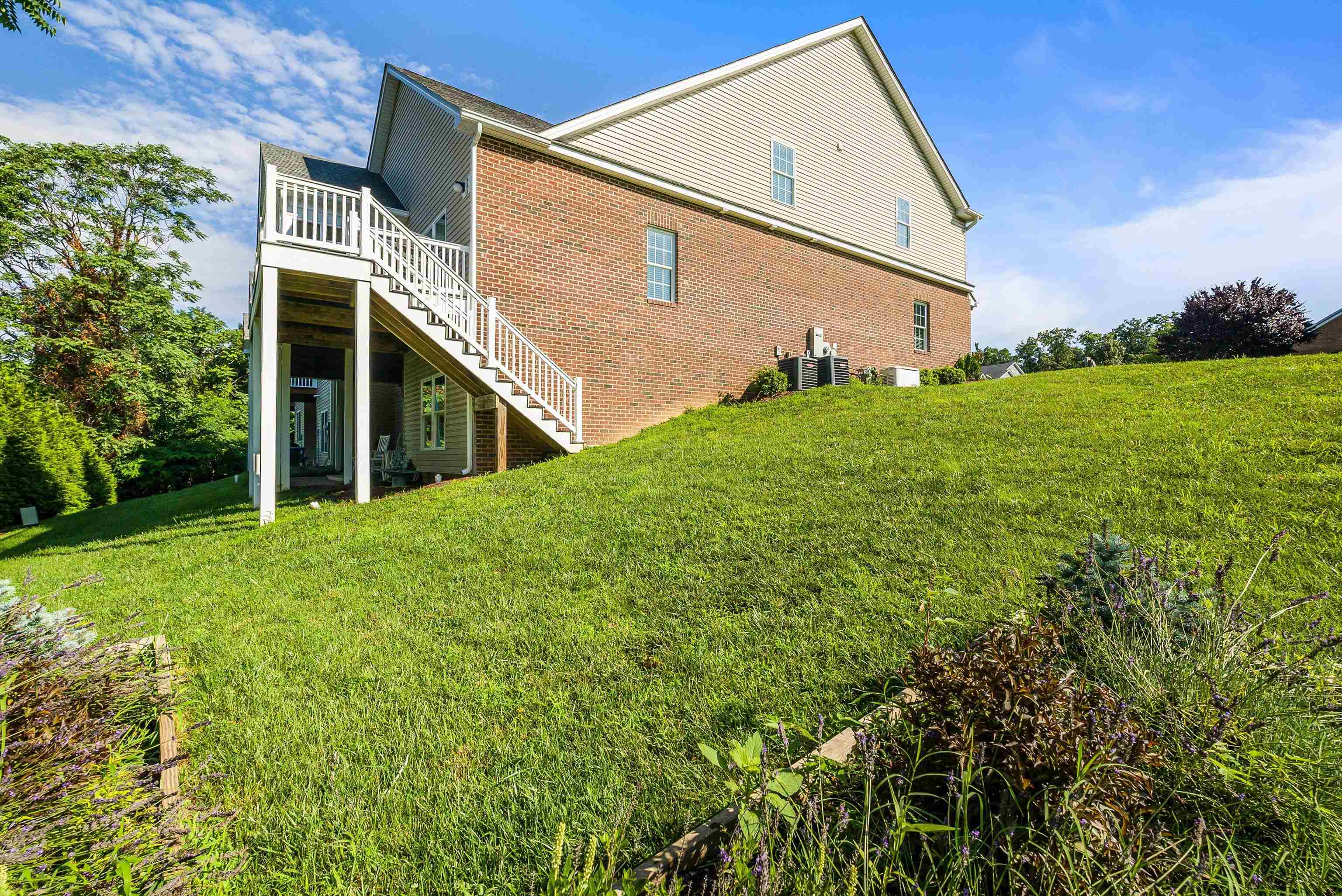 229 FOREST RIDGE RD, STAUNTON, Virginia 24401, 4 Bedrooms Bedrooms, ,2 BathroomsBathrooms,Residential,229 FOREST RIDGE RD,666958 MLS # 666958